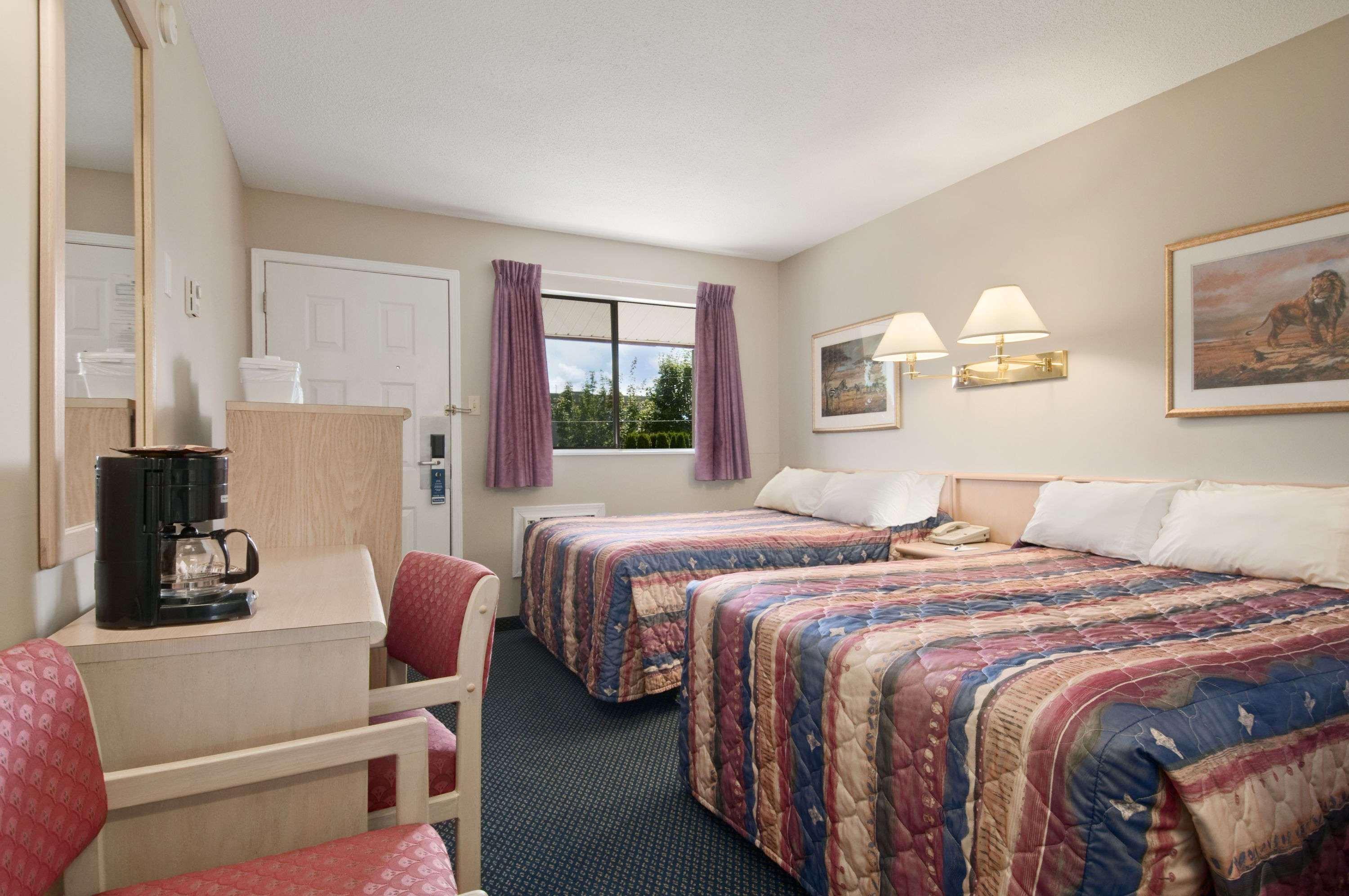 Coast Courtenay Hotel Esterno foto