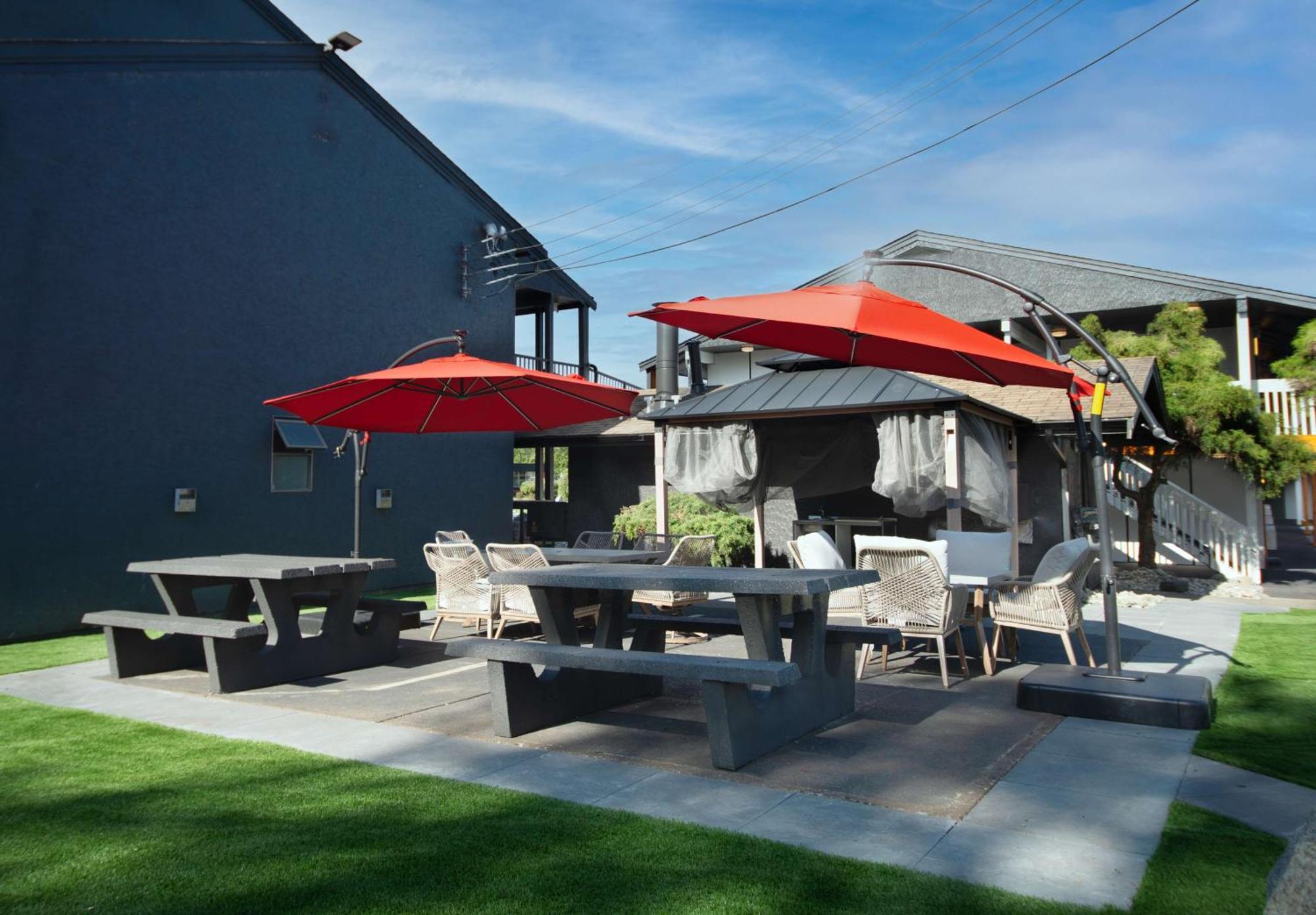 Coast Courtenay Hotel Esterno foto
